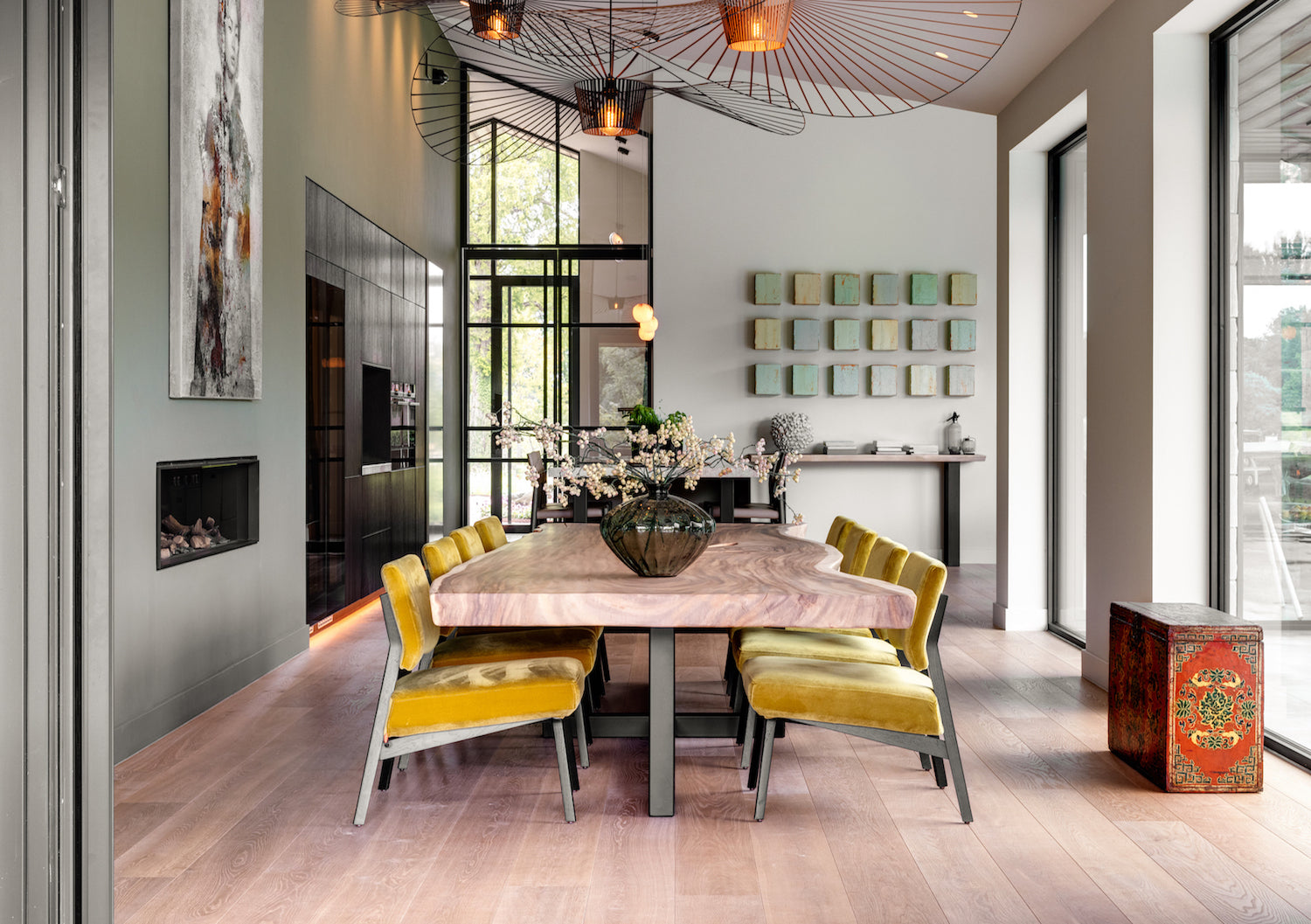 Robuuste boomstamtafel luxe villa