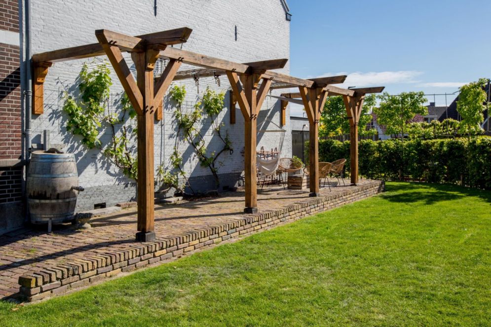 Eikenhouten pergola