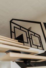 Luxe loft in oude textielfabriek met maatwerk keuken en designtrap