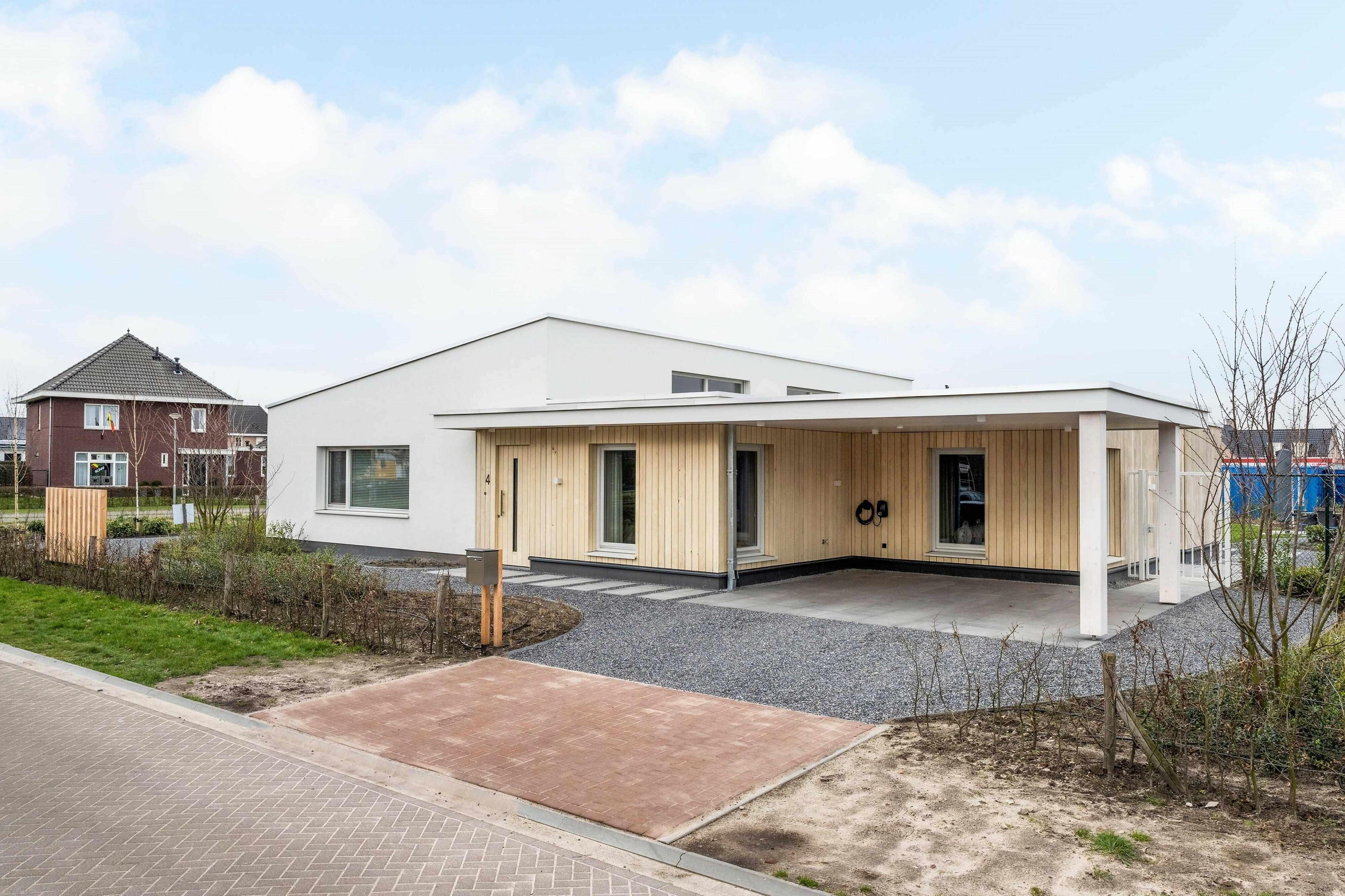 Accoya hout bekleedt Kunsthuis-CONCEPT* CLOUDT-Accoya hout,duurzaam,exterieur,grote overstekken,houtbekleding,minimalistisch,moderne woning-Accoya hout bekleedt Kunsthuis-OBLY