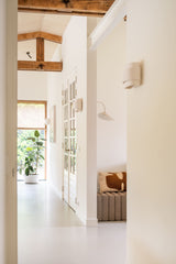 Warm familiehuis met natuurlijk interieur en doordacht lichtplan