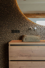 Badkamer transformatie boerderij-OBLY-badkamer,wasbak-Natuurstenen waskommen en vrijstaand bad-OBLY