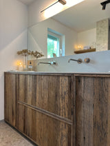 Badkamerproject met eiken barnwood, Japandi meubel en taatsdeur-Robuust-Badkamer,badkamer-meubel,badkamer-meubel-op-maat,badkamerproject,barnwood-badkamer,eiken-barnwood,japandi-badkamer,japandi-interieur,maatwerk-badkamer,taatsdeur-interieur-Maatwerk badkamer Japandi | Robuust-OBLY