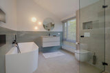 Before & After: Villa Bloemendaal volledig getransformeerd-IJzersterk Interieurontwerp-badkamer renovatie,before after,Bloemendaal,interieur renovatie,leefkeuken,villa renovatie,woning renovatie-OBLY