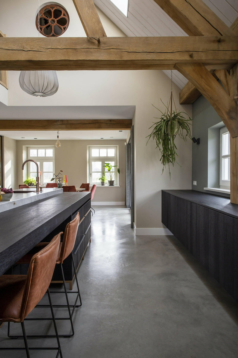 Betonvloer met gemixte materialen-OBLY-woonkamer-Betonvloer met gemixte materialen-OBLY