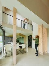Bijzondere houten woning in de polder-Brandvries-duurzame houten woning,houten huis modern ontwerp,houten villa moderne architectuur,houten woning architectuur,keuken,moderne houten woning-Duurzame houten woning in het polderlandschap | Licht & ruimtelijk-OBLY