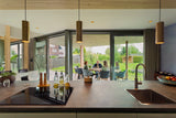 Bijzondere houten woning in de polder-Brandvries-duurzame houten woning,houten huis modern ontwerp,houten villa moderne architectuur,houten woning architectuur,keuken,moderne houten woning-Duurzame houten woning in het polderlandschap | Licht & ruimtelijk-OBLY