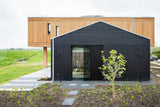 Bijzondere houten woning in de polder-Brandvries-duurzame houten woning,houten huis modern ontwerp,houten villa moderne architectuur,houten woning architectuur,keuken,moderne houten woning-Duurzame houten woning in het polderlandschap | Licht & ruimtelijk-OBLY