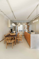 Centraal kookeiland-INGE BOUMAN INTERIEUR | ARCHITECTUUR-keuken-Modern Interieur Haarlem – Tijdloos Keukenontwerp met Natuurlijke Mate-OBLY