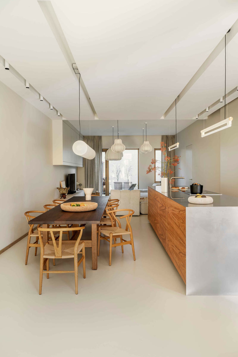 Centraal kookeiland-INGE BOUMAN INTERIEUR | ARCHITECTUUR-keuken-Modern Interieur Haarlem – Tijdloos Keukenontwerp met Natuurlijke Mate-OBLY