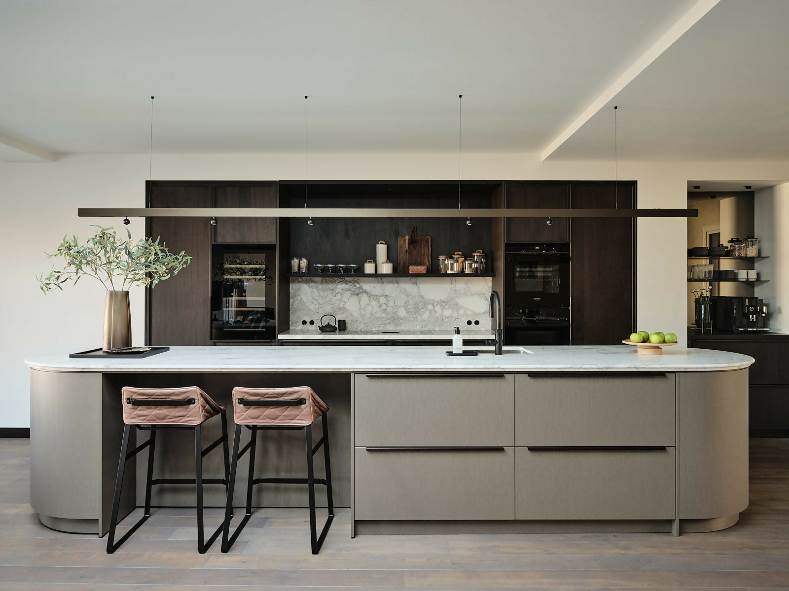 City Loft stedelijke uitstraling-JUDITH INTERIOR DESIGN STUDIO-City loft,Eigentijds wonen,Interieur inspiratie,Loft,Loft interieur,Luxe loft,Modern loft design,Stedelijk interieur-City Loft stedelijke uitstraling-OBLY