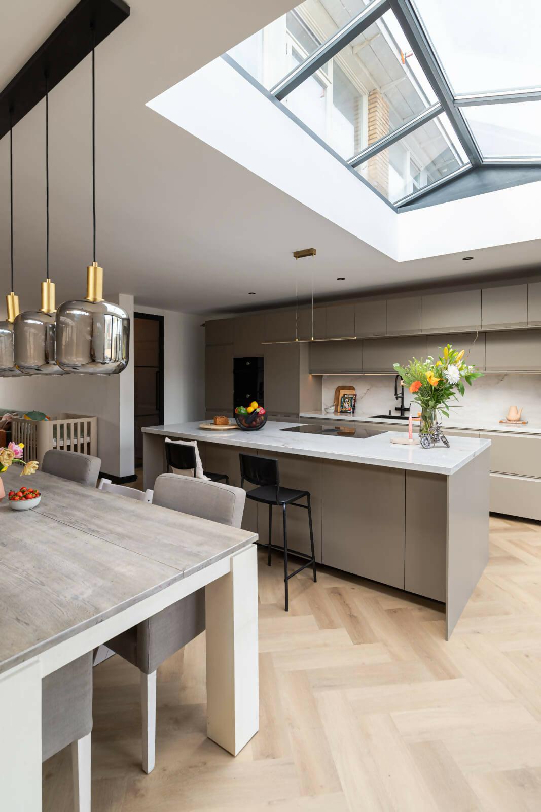 Creëren van een grote leefkeuken-FLIPD-Keuken,keuken renovatie,keuken uitbreiding,leefkeuken ontwerp,moderne keuken-Creëren van een grote leefkeuken-OBLY