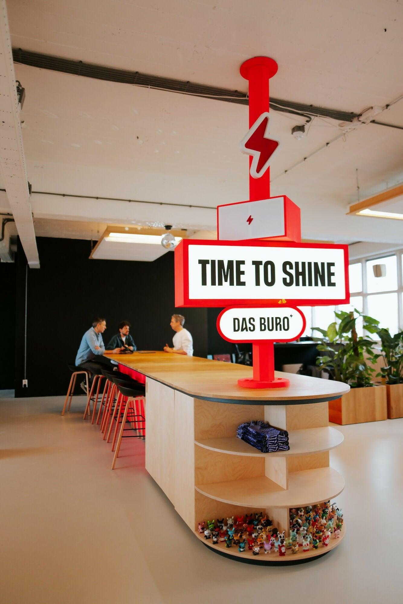 Das Buro Centerpiece-Kevin Caboor-Artistiek meubel,Creatief kantoorinterieur,Das Buro Centerpiece,Design meubel,Kantoor,Kantoor design,Multifunctioneel meubel,Statement meubel,Werkplek design-OBLY