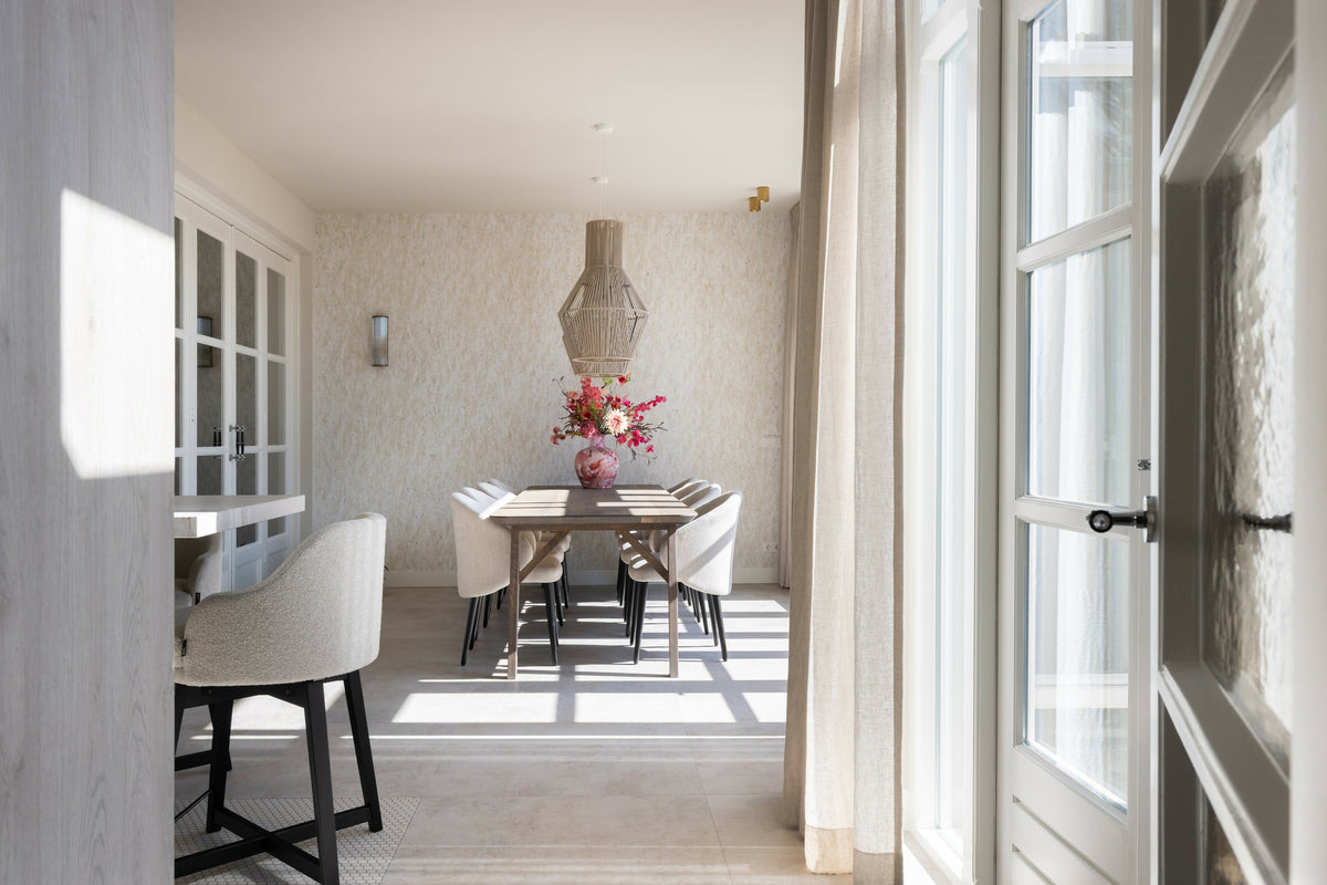 De Warme Woonkeuken-AG Interieur-lichte keuken interieur,luxe woonkeuken interieur,moderne keuken met hout,moderne woonkeuken design,open keuken met eiland,warme woonkeuken-Moderne woonkeuken – Het hart van het huis | Samen Thuis-OBLY