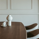 Deense ovale eettafel van eiken in walnootkleur-Lijn M-Deense ovale eettafel,Design eettafel,Eetkamer,eettafel,Eiken eettafel,Houten eettafel,Massief eiken tafel,Ovale eettafel eiken,Walnoot eettafel-Deense ovale eettafel eiken – walnoot-OBLY