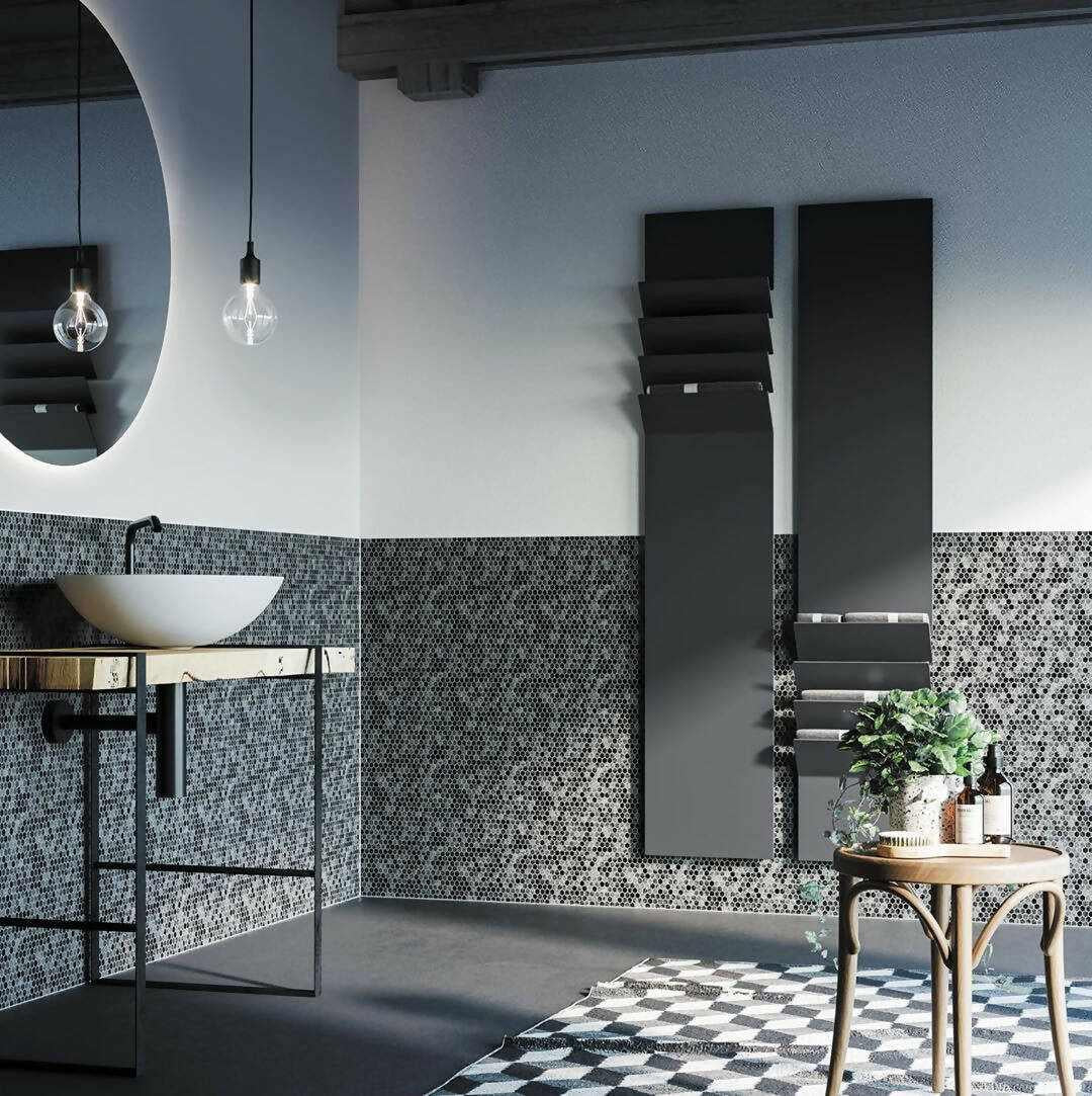 Designradiator FLAPS-Instamat-aluminium design radiator,badkamer,badkamer radiator modern,design radiator met handdoekfunctie,minimalistische radiator wand,moderne radiator badkamer,radiator met handdoekbeugel,radiator met open structuur,stijlvolle radiator interieur,verticale radiator strak design-Designradiator Flaps-OBLY