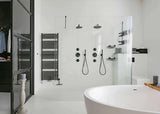Douche met strakke badkamerwanden-Glad Douche-badkamer,minimalistische badkamerwand,moderne inloopdouche design,naadloze badkamerwanden,stijlvolle douche zonder tegels,strakke douchewand badkamer-Douche met strakke badkamerwanden-OBLY