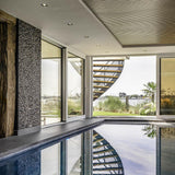 Duik in pure ontspanning: Natuurlijke wandbekleding privé zwembad-Viveau - fine wall design-alle-Exclusieve zwembadwandbekleding van Viveau – Uniek design met natuurli-OBLY