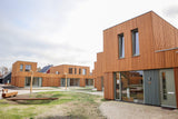 Duurzaam woonproject met houten gevelbekleding in Ommen-Prowood-duurzaam woonproject,eigentijds woonhof,groen wonen,houten gevelbekleding,moderne architectuur,moderne gevelbekleding,natuurlijke materialen,nieuwbouw woningen-Modern woonproject met houten gevelbekleding in Ommen-OBLY