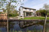 Een facelift voor een jaren ’50 woning-BRANDVRIES – architectuur collectief-Aanbouw,Architectuur,Duurzaam wonen,Gasloos wonen,houten gevelbekleding,Huis verbouwen,jaren 50 woning,moderne woning,Opbouw,renovatie,serre,uitbouw,Verbouwing,Verduurzamen woning,Woning uitbreiden,woning verbouwen,Woningontwerp,Woningrenovatie,Wooninspiratie-Jaren ’50 woning verbouwen en verduurzamen-OBLY