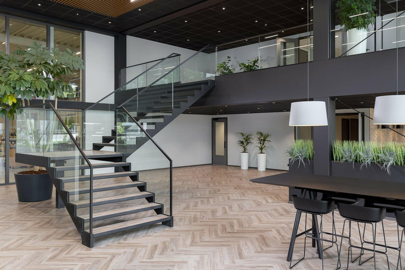 Een glazen entree en glazen trapbalustrades-Overveld Glas-Entree/Hal/Trap-Glazen Entree, Vergaderruimtes & Trapbalustrades -OBLY