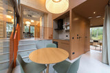 Een licht en vrolijk houten boshuis-Brandvries-boshuis,exterieur,houten woning,moderne architectuur,natuur-Boshuis met grote glaspartijen -OBLY