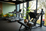 Eigentijds kantoor Vlaardingen met gym-Brobbel Interieur-Eigentijds kantoor voor Sens Bouw | Functioneel, comfortabel en stijlv-OBLY