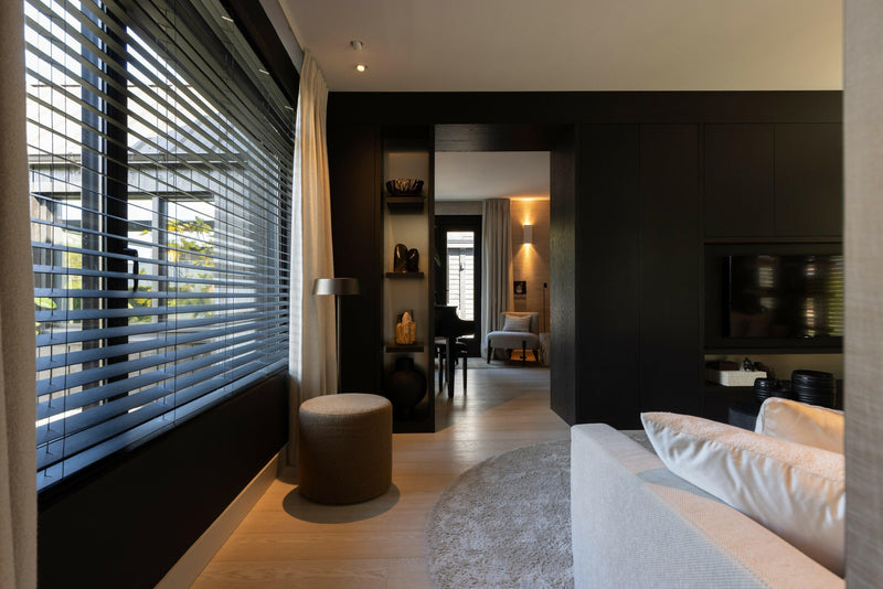 Eigentijdse Gezinswoning in Zwart Hout-AG Interieur-woonkamer-Zwart Houten Familiewoning met Karakter | Modern en Warm Interieurontw-OBLY