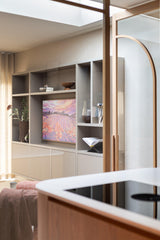 Eiken binnendeur met boog in modern interieur-archidoors-Binnendeur met glas,Boogdeur,Design deur,eiken,Eiken binnendeur,Glasdeur,Houten deur op maat,Interieur,Keuken,keukenontwerp,Maatwerk deur,maatwerkdeur,Woonkamer-OBLY