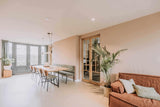 Eikenhouten binnendeuren van Indu Doors-INDU DOORS-eikenhout,eikenhouten binnendeuren,Eikenhoutendeuren,hoogwaardige afwerking,houten deuren,interieur deuren,landelijke stijl,maatwerk deuren,moderne binnendeuren,natuurlijke materialen-OBLY