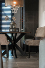 Elegante woonkamer met grijze tonen-VAN WOLFSWINKEL WONEN-Woonkamer-Elegante woonkamer met grijze tonen-OBLY