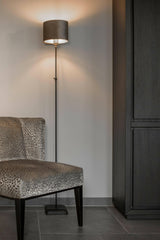 Elegante woonkamer met grijze tonen-VAN WOLFSWINKEL WONEN-Woonkamer-Elegante woonkamer met grijze tonen-OBLY