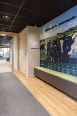 Nieuwbouwkantoor met industriële uitstraling en maatwerk interieur