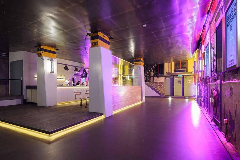 Foyer in een Nieuw Licht – Industrieel & Innovatief-Studio Barbara Vos-woonkamer-Transformatie van foyer tot moderne ruimte met industriële uitstraling-OBLY
