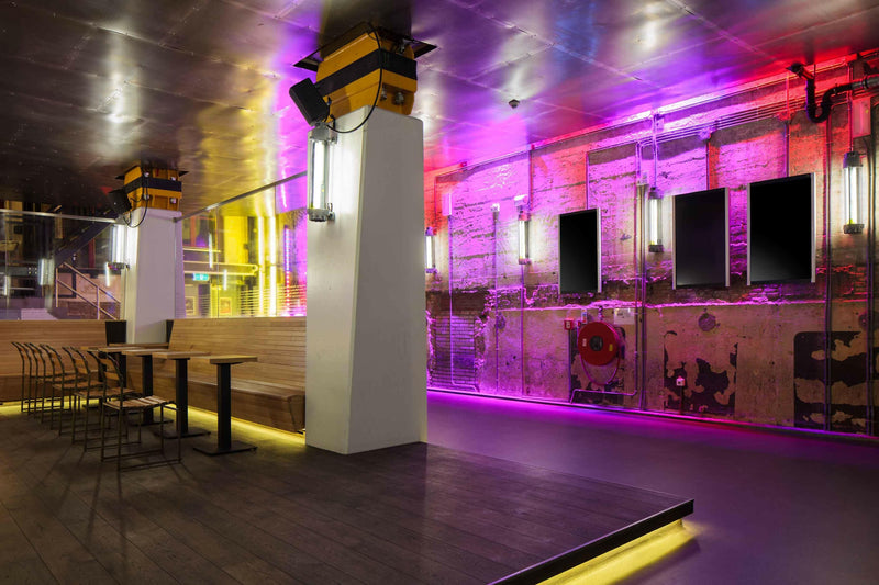 Foyer in een Nieuw Licht – Industrieel & Innovatief-Studio Barbara Vos-woonkamer-Transformatie van foyer tot moderne ruimte met industriële uitstraling-OBLY
