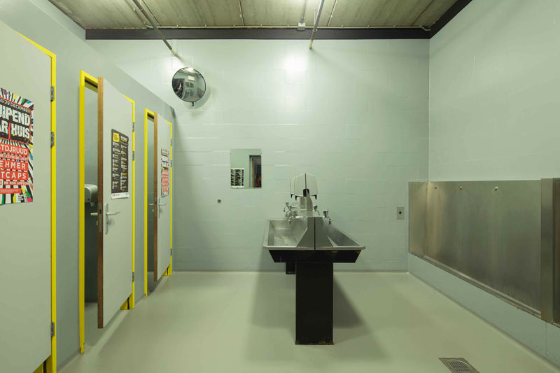 Foyer in een Nieuw Licht – Industrieel & Innovatief-Studio Barbara Vos-woonkamer-Transformatie van foyer tot moderne ruimte met industriële uitstraling-OBLY