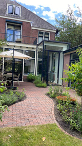 Glazen uitbouw aan karakteristieke woning-GreenPien-Aanbouw,glazen aanbouw,glazen uitbouw,moderne aanbouw,uitbouw woning,woning uitbouwen-Glazen uitbouw aan woning | Moderne aanbouw-OBLY