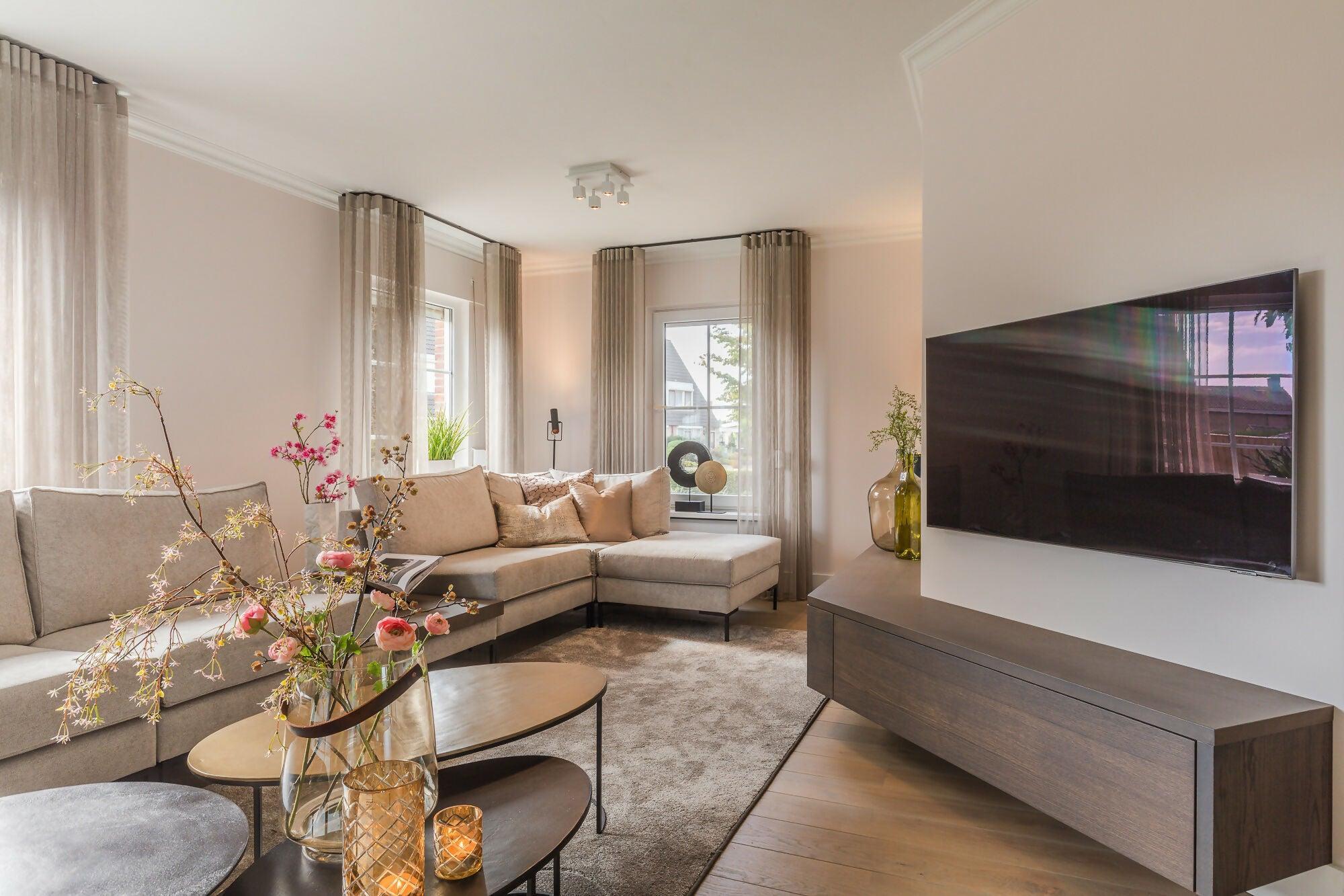 Harmonieuze Woonkamer met Warmte en Karakter-Bureau Kemps Architecten-Gezellige woonkamer,Interieur,Maatwerk interieur,Make-over,Sfeervol interieur,TV meubel,woonkamer-Woonkamer Make-over: Warmte, Rust en Karakter | Interieur-OBLY