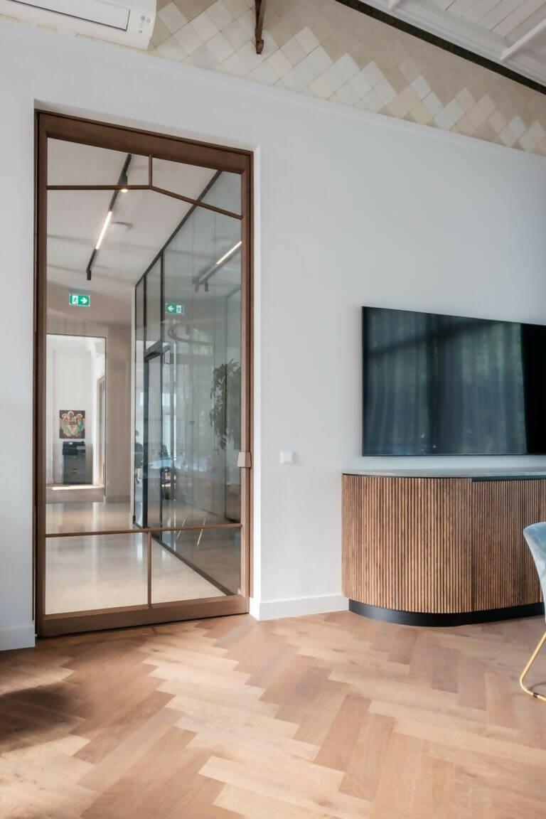 Het karakter van houten taatsdeuren als onderdeel van jouw totaalinterieur!-INDU DOORS-Entree / hal / trap-Het karakter van houten taatsdeuren-OBLY