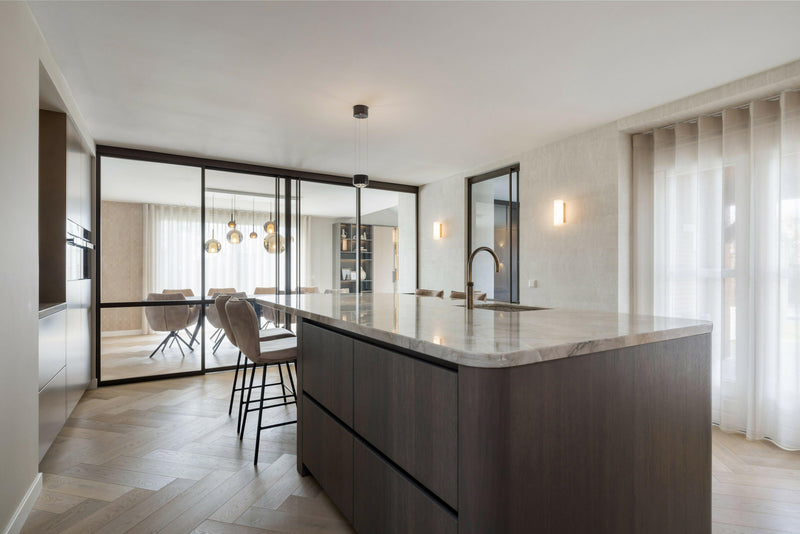 Hotel Chique interieur, interieurontwerp boerderij-OBLY-Multiplank Visgraatvloer & Luxe Keuken | High-End Interieurdesign-OBLY