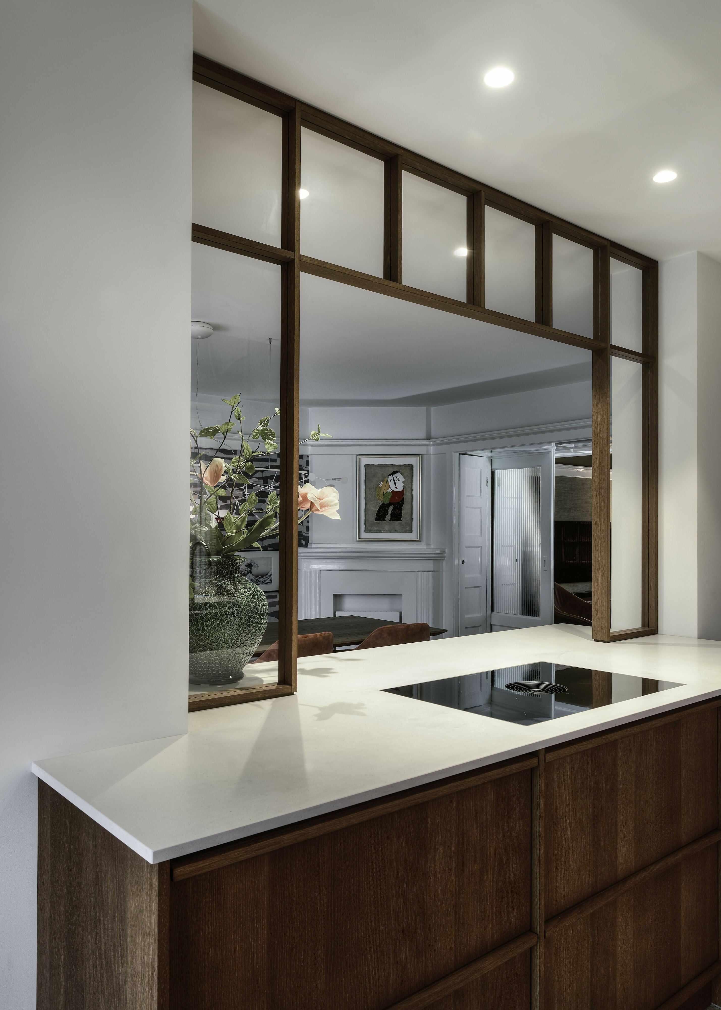 Huwelijk tussen jaren 30 en modern design-Esther Rooijackers Interieur-jaren 30 interieur,jaren30,karakteristiek interieur,Keuken,modern interieur,renovatie interieur,Woonkamer-Jaren '30 Charme in een Modern Jasje-OBLY
