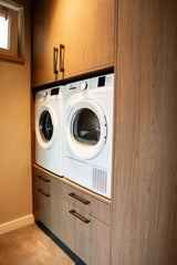 Warm familiehuis met maatwerk interieur van massief hout