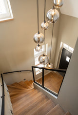 Warm familiehuis met maatwerk interieur van massief hout