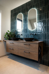 Warm familiehuis met maatwerk interieur van massief hout