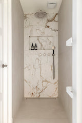 Jaren 30 woning met moderne aanbouw en luxe interieur