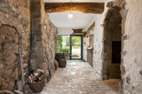 Interieur met prachtige Franse kalkstenen-Van den Heuvel & Van Duuren-Entree,Hal,Trap-Middeleeuws interieur met prachtige natuurstenen-OBLY