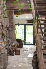 Interieur met prachtige Franse kalkstenen-Van den Heuvel & Van Duuren-Entree,Hal,Trap-Middeleeuws interieur met prachtige natuurstenen-OBLY