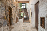 Interieur met prachtige Franse kalkstenen-Van den Heuvel & Van Duuren-Entree,Hal,Trap-Middeleeuws interieur met prachtige natuurstenen-OBLY