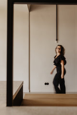 Luxe loft in oude textielfabriek met maatwerk keuken en designtrap
