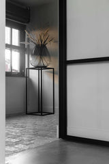 Italiaanse betonlook vloer-Italiaanse betonlook vloer-betonlook vloer,dunne gietvloer,Italiaanse betonlook vloer,minimalistisch interieur vloer,moderne vloerafwerking,naadloze vloer,natuurlijke uitstraling vloer,onderhoudsvriendelijke vloer,robuuste vloer,slijtvaste vloer,woonkamer-Italiaanse betonlook vloer-OBLY